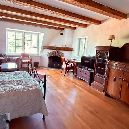 Historic Medieval House With Private Garden Appartamento *